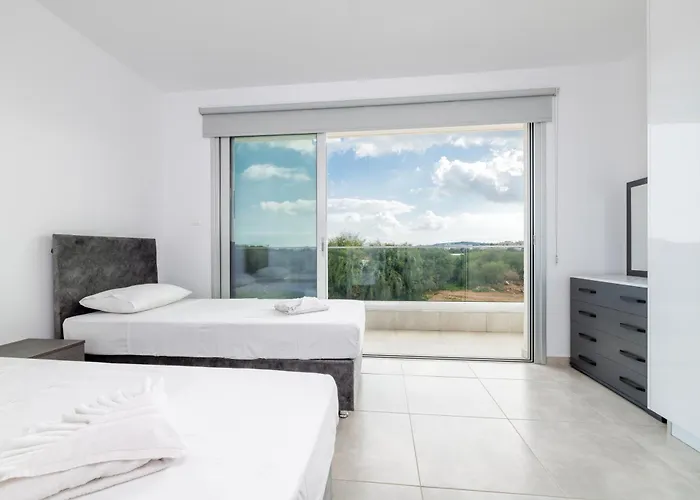 Rons House Paralimni